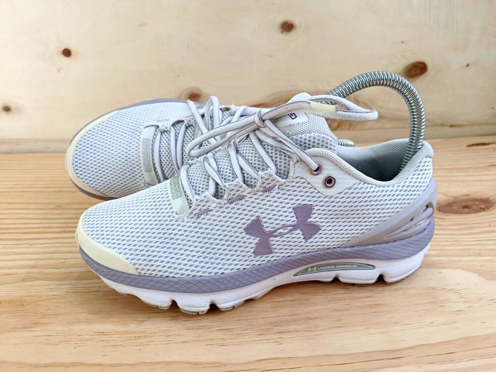 Under Armour Charged Gemini Women's Running Sneakers Size 6 US